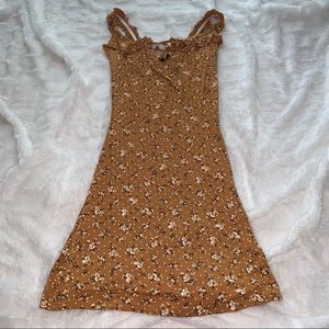 PRETTY LITTLE THING FLORAL DRESS